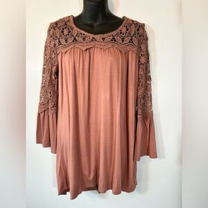 Kate & Mallory Lace Sleeve Tunic Top Size Medium NWOT
